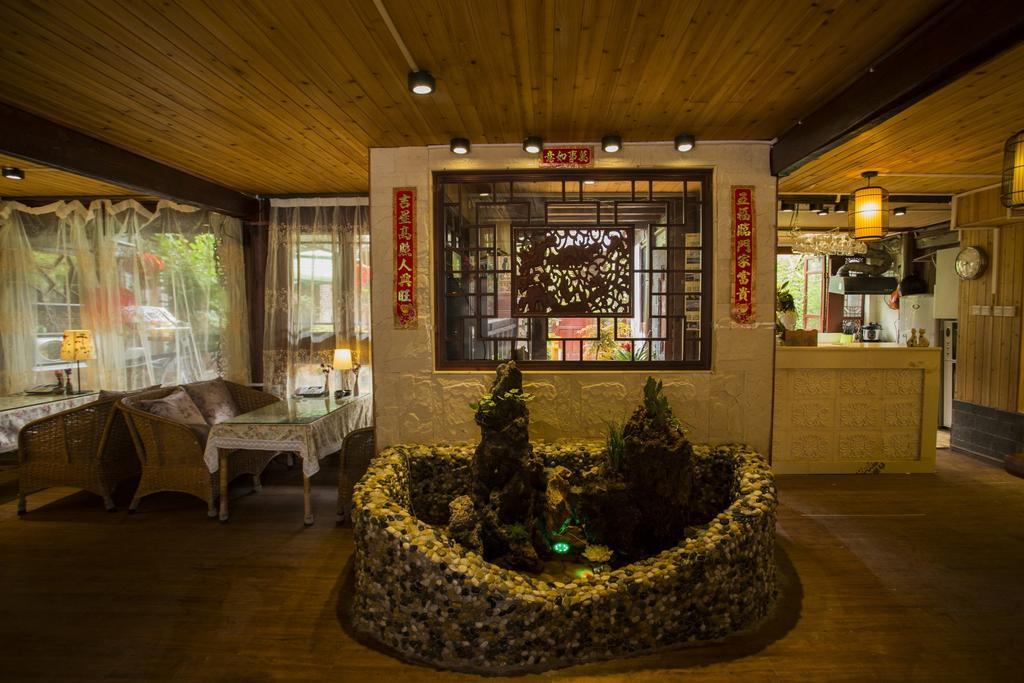 ホテルSecret Garden 麗江市 エクステリア 写真
