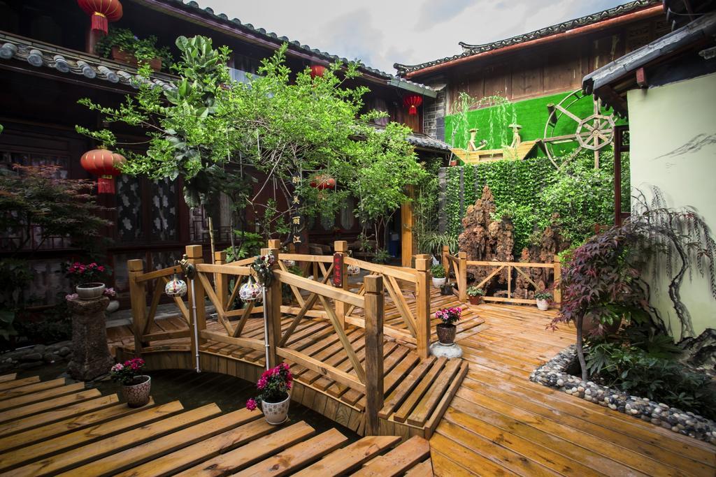 ホテルSecret Garden 麗江市 エクステリア 写真