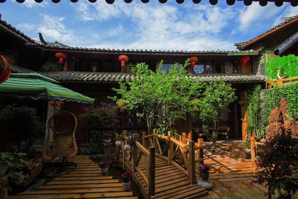 ホテルSecret Garden 麗江市 エクステリア 写真